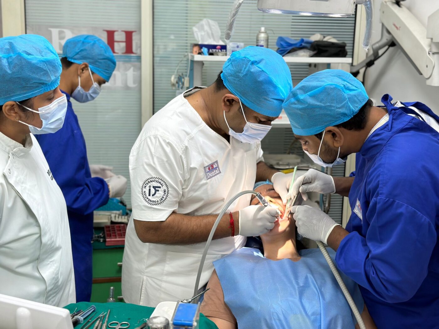 Best Dental Implant Surgeon In India